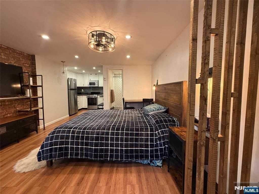 42 Willow Wood Sq - Photo 3 of 32