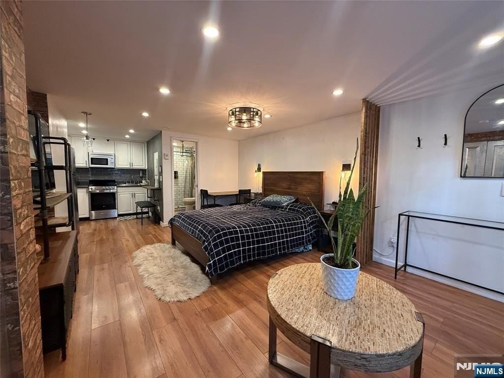 42 Willow Wood Sq - Photo 4 of 32