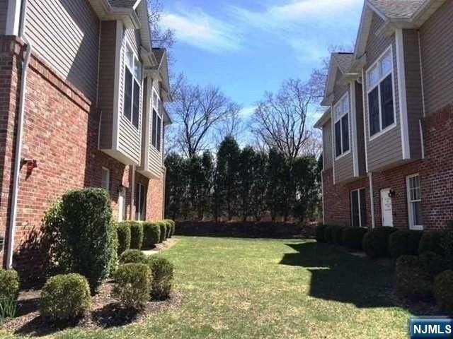 14 Hemlock Ln - Photo 2 of 13