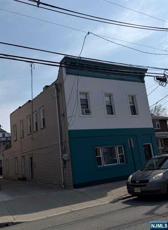 66 Harrison Ave - Photo 6 of 6