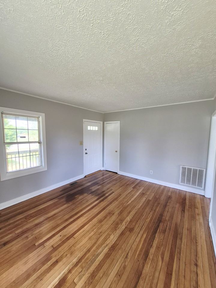 2917 Creighton Rd #1 - Photo 6 of 28