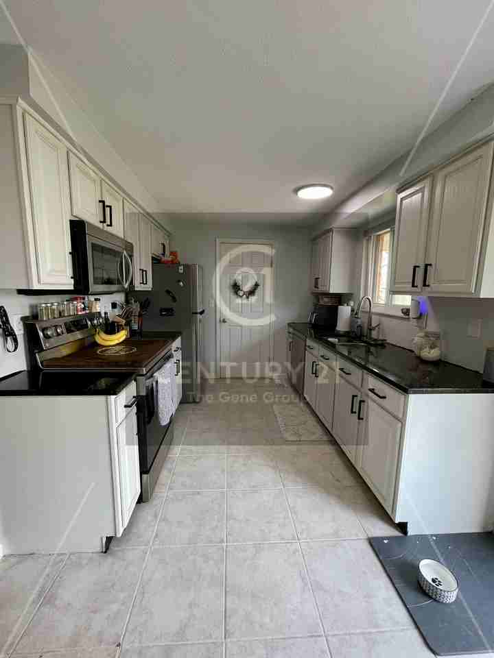 5051 Bluffview Dr #1 - Photo 4 of 34