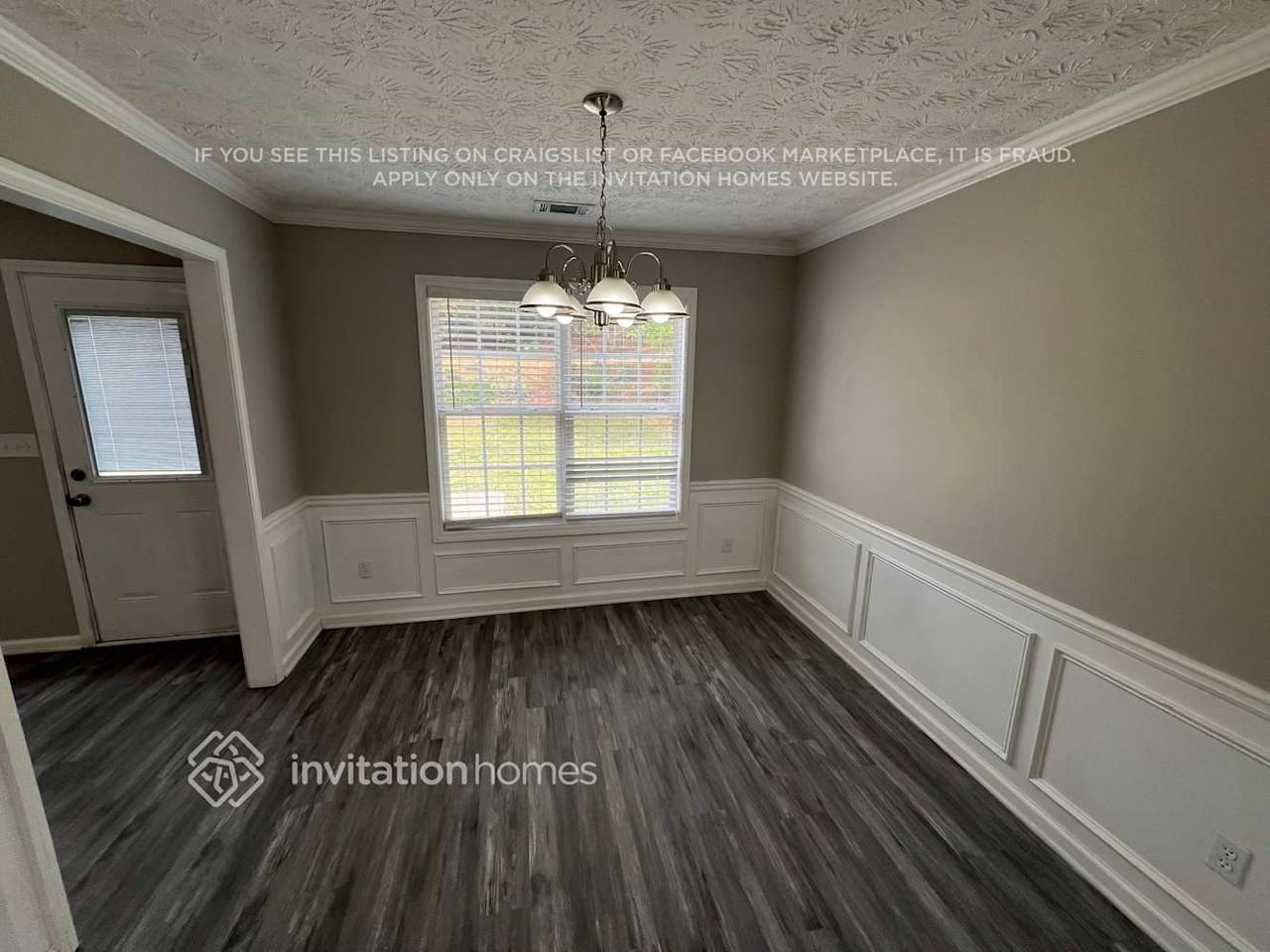 115 E Lawn Dr - Photo 3 of 13