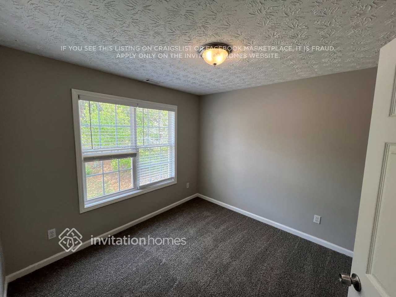 115 E Lawn Dr - Photo 7 of 13