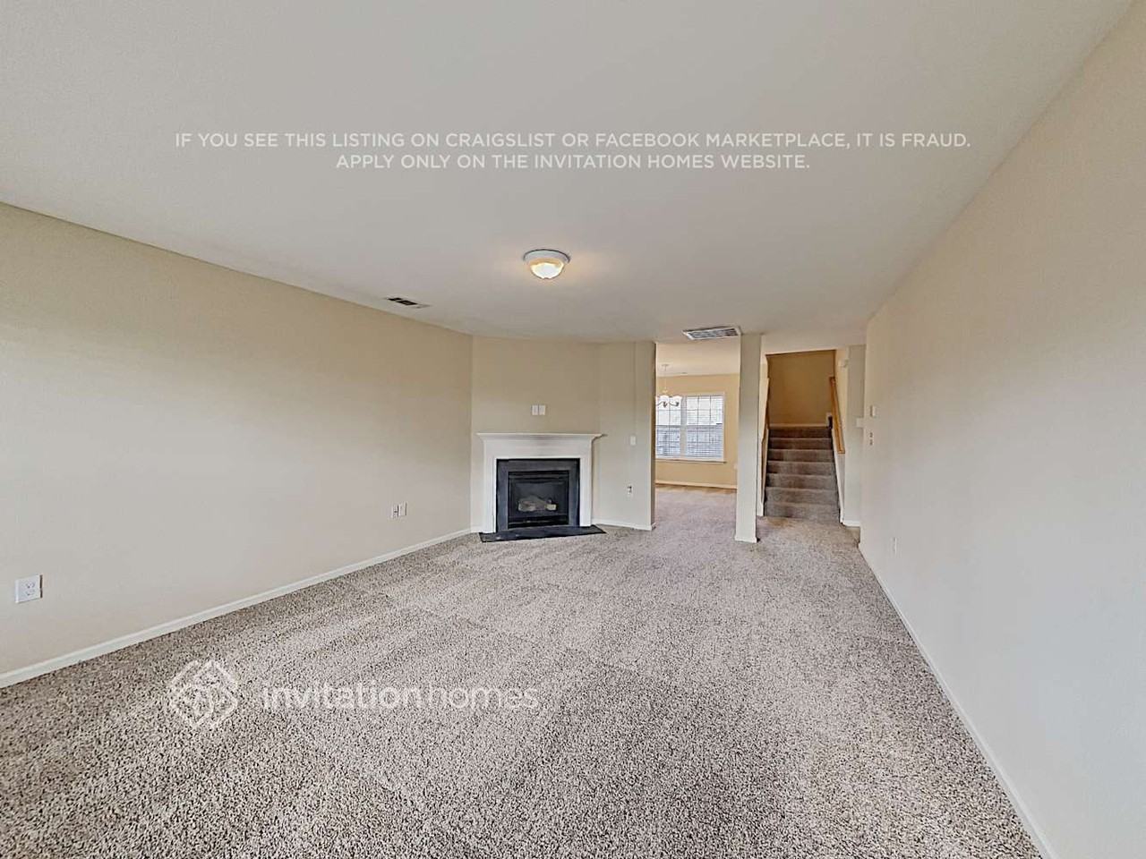 2942 Village Center Dr - Photo 4 of 27