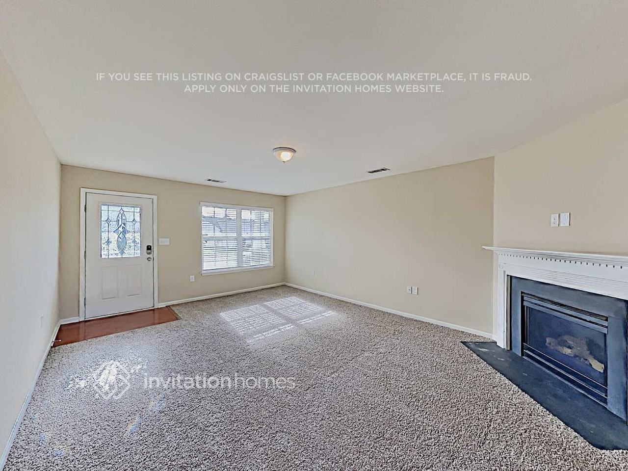 2942 Village Center Dr - Photo 6 of 27