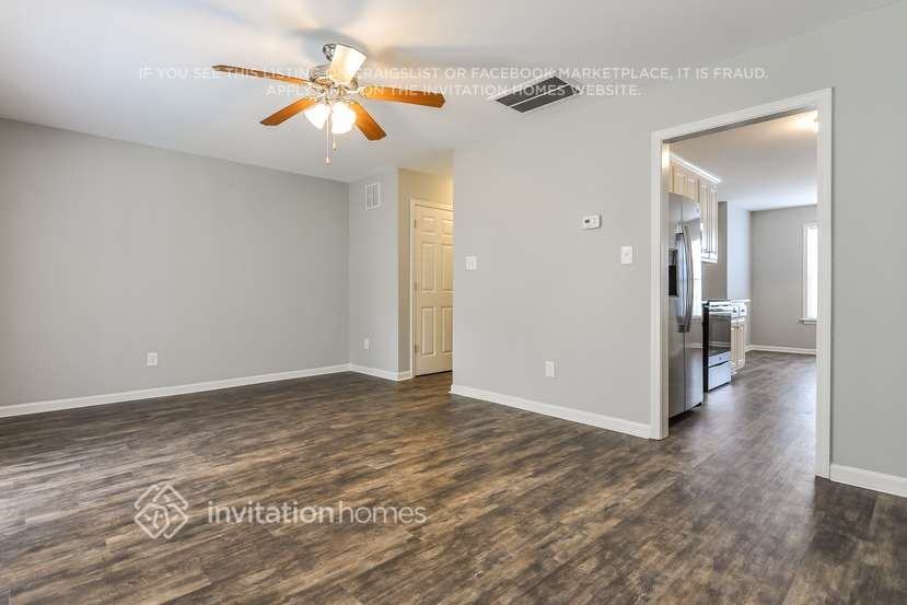 312 Whitehall Ct - Photo 4 of 21