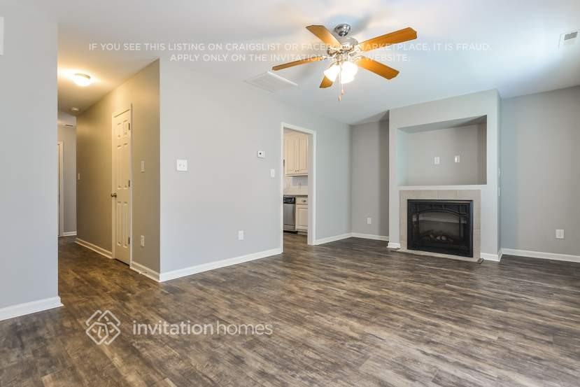 312 Whitehall Ct - Photo 5 of 21