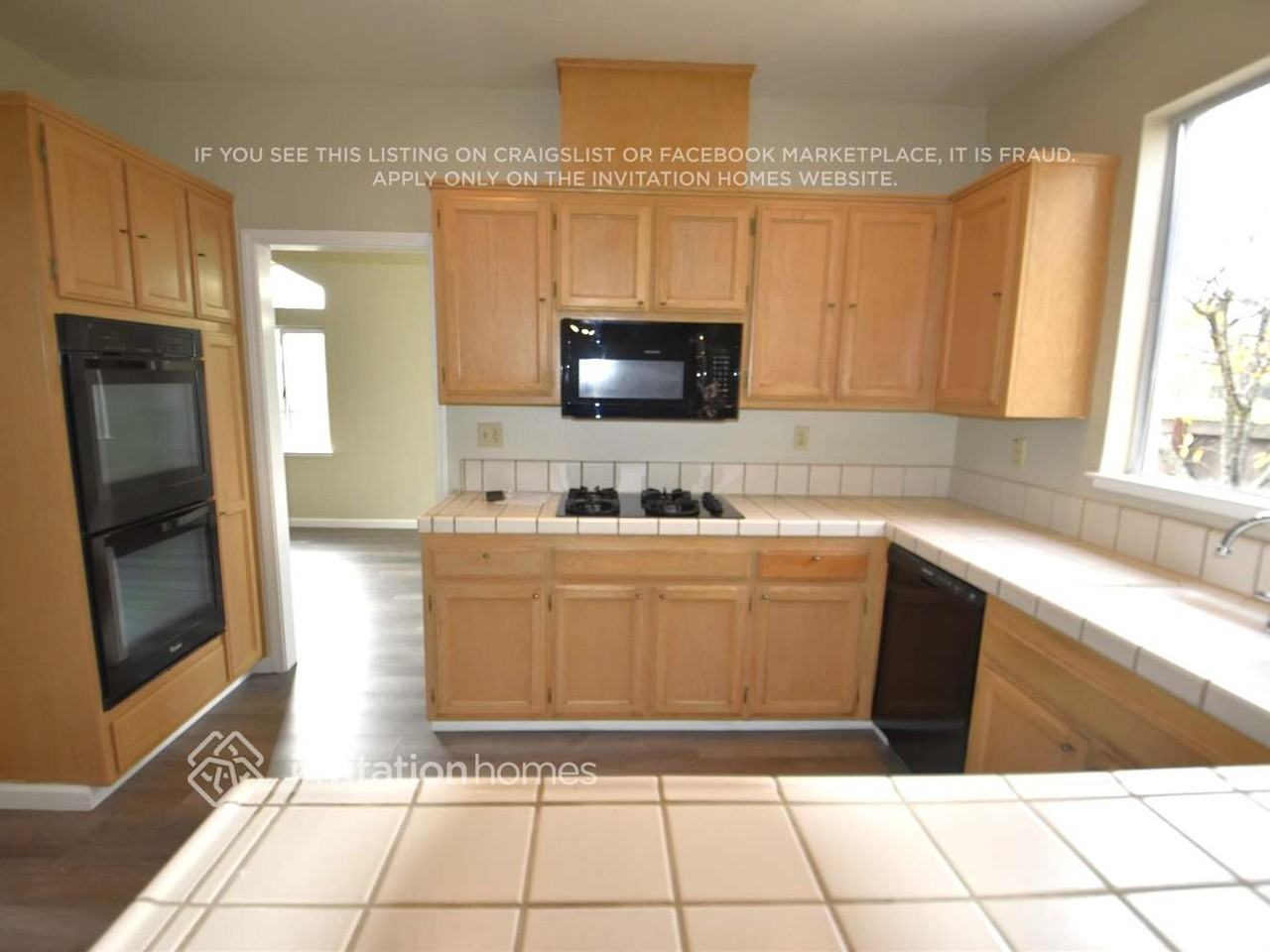 1109 Coulter Ct - Photo 4 of 12