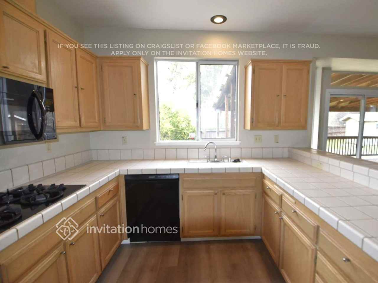 1109 Coulter Ct - Photo 5 of 12