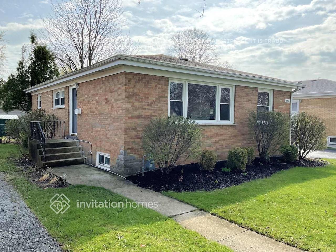 557 Sumac Rd - Photo 2 of 22