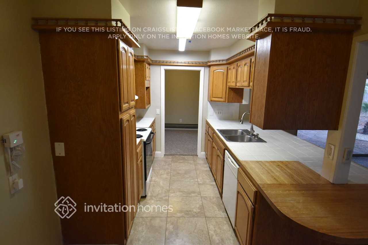 209 Bart Ave - Photo 4 of 13