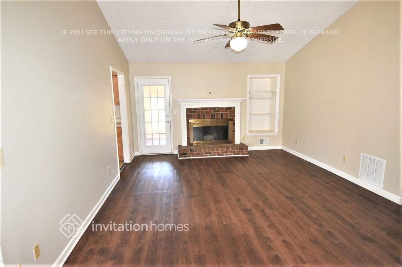 2501 Whitebluff Way - Photo 2 of 13