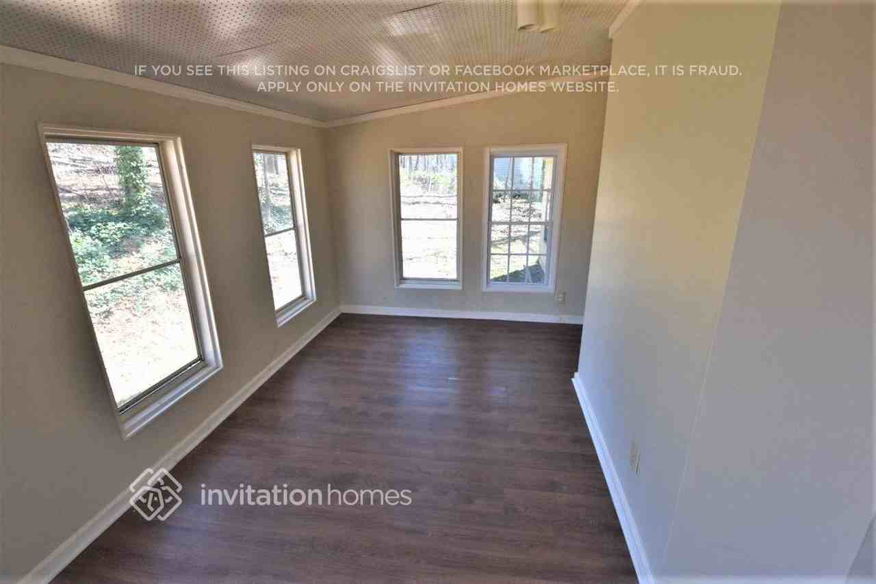 2501 Whitebluff Way - Photo 3 of 13