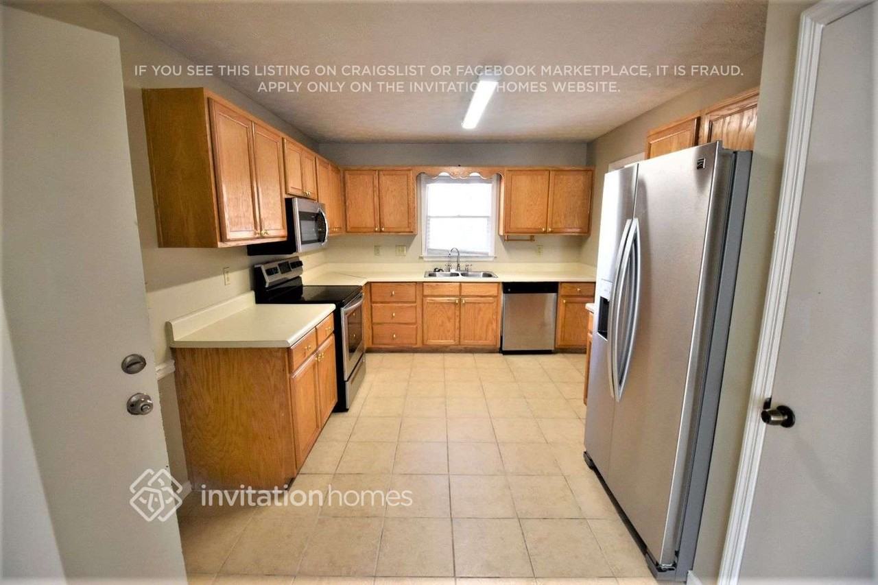 2501 Whitebluff Way - Photo 5 of 13