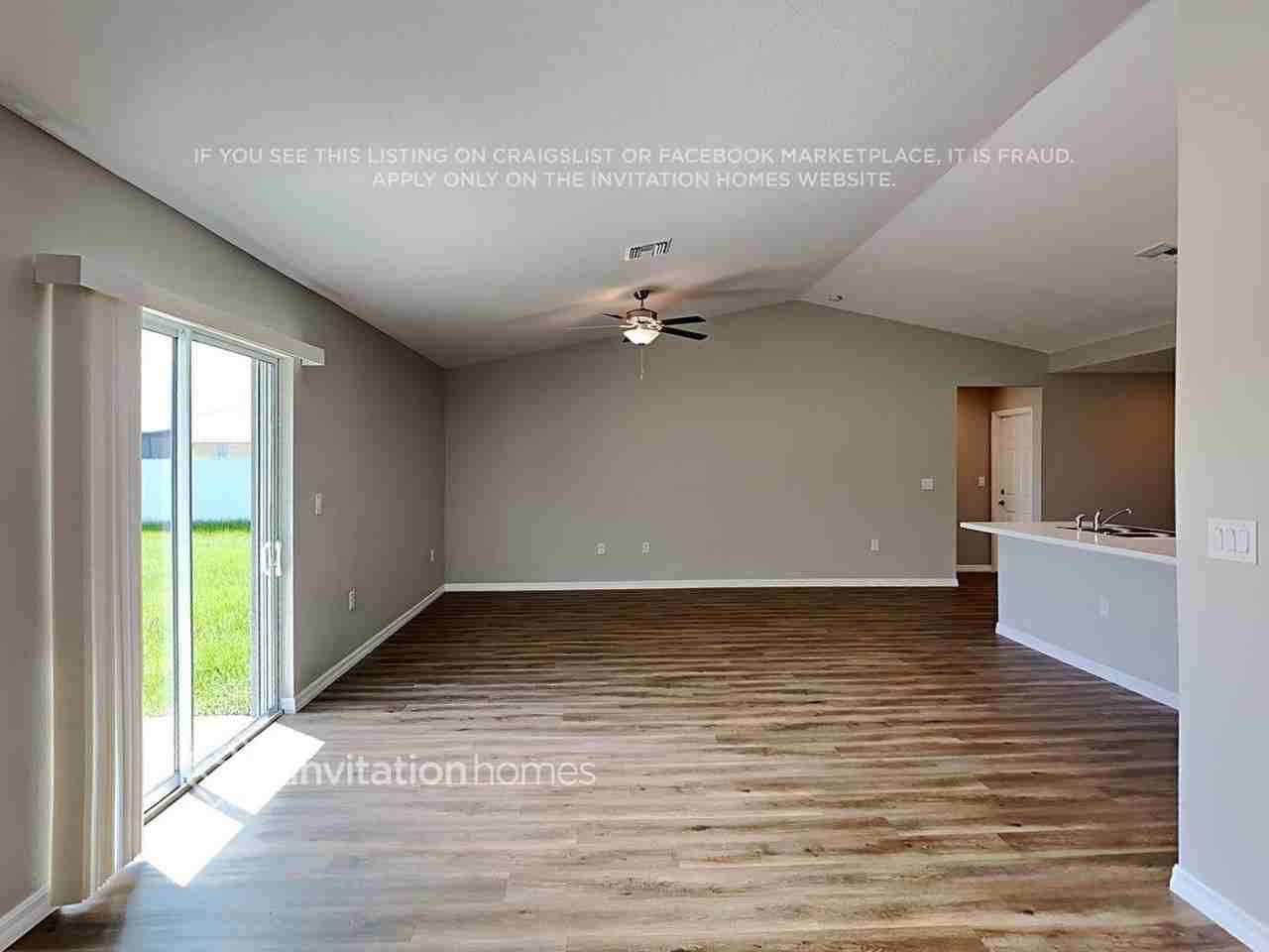 833 Ne 7th Pl - Photo 5 of 19