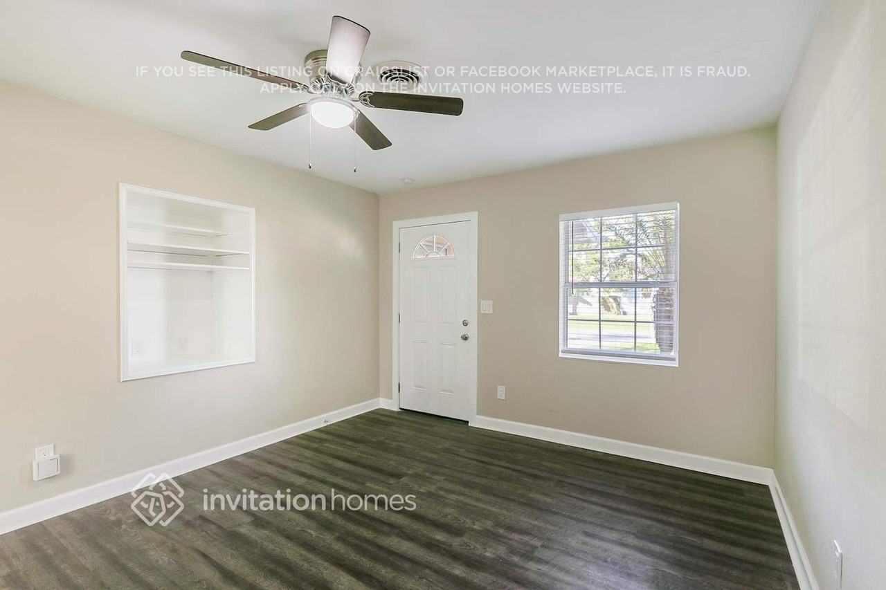 2826 17th Ave N - Photo 4 of 20