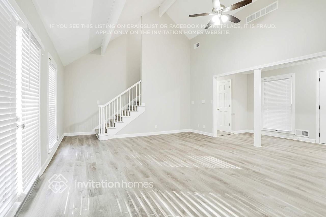 3800 Sherbrook Ct - Photo 3 of 23