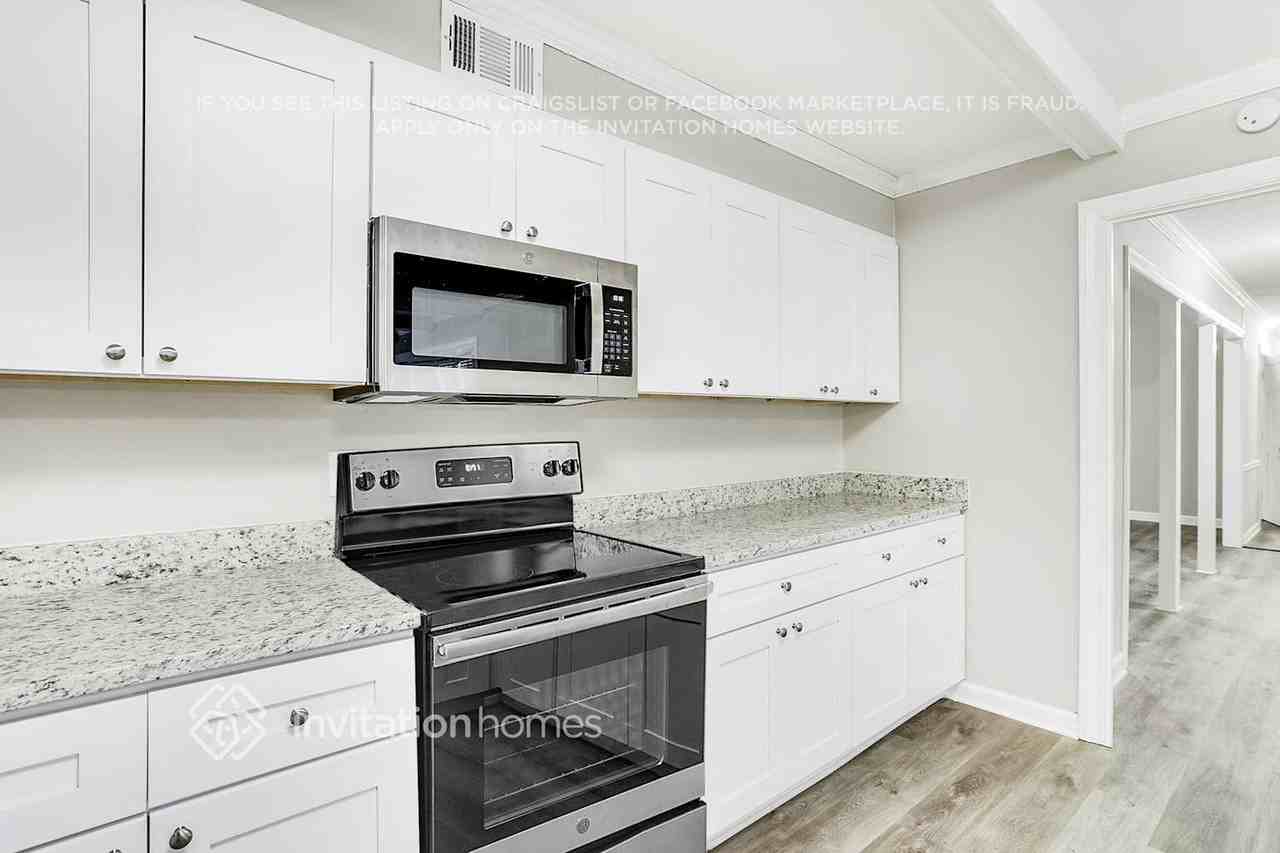 3800 Sherbrook Ct - Photo 7 of 20