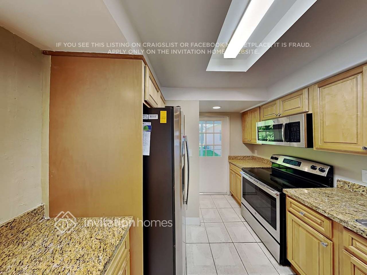 6435 Sw 32nd St - Photo 6 of 19