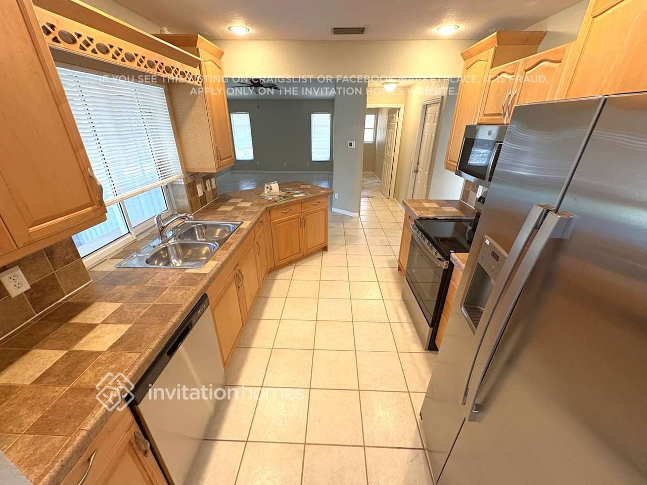 1358 Preston St - Photo 3 of 10
