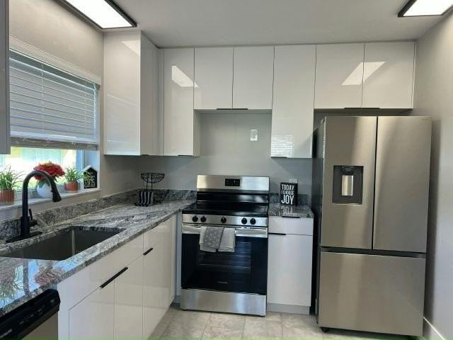 4746 Carefree Trl #4746A - Photo 2 of 5