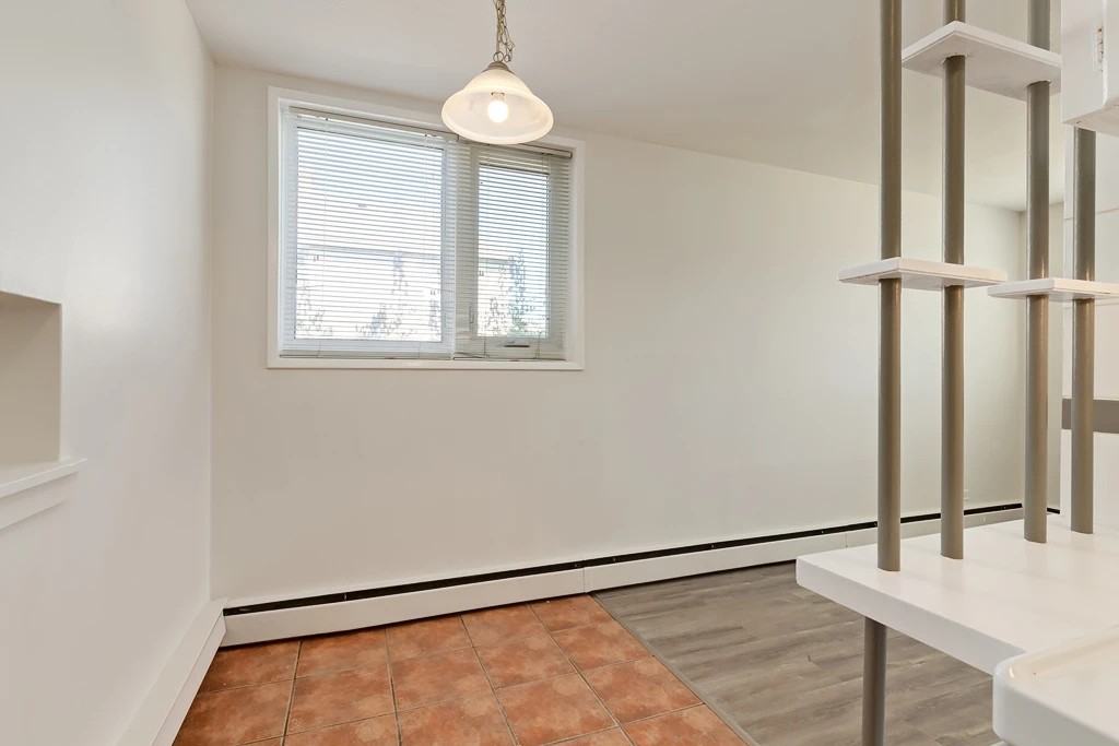 Dorchester Apartments - Photo 7 of 24