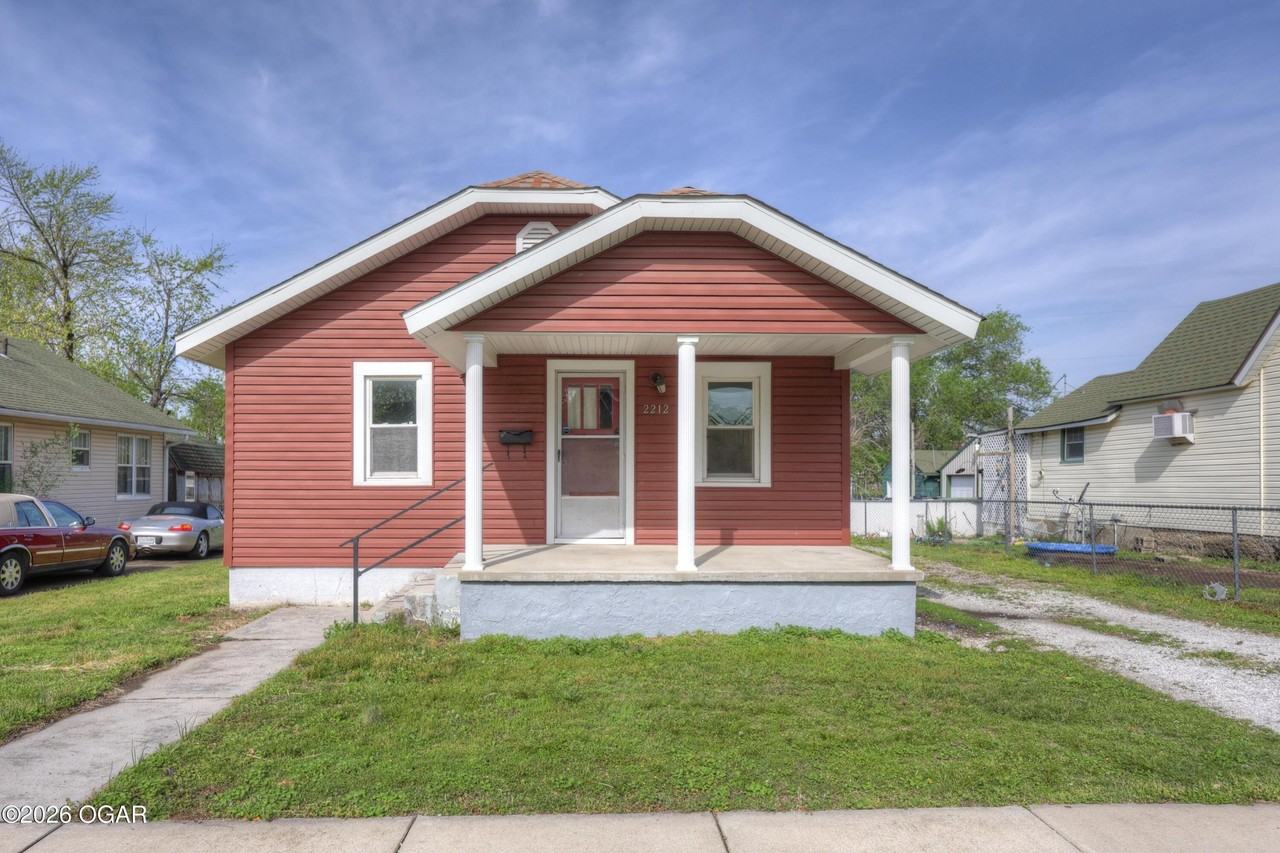 2212 Bird Ave - Photo 2 of 25