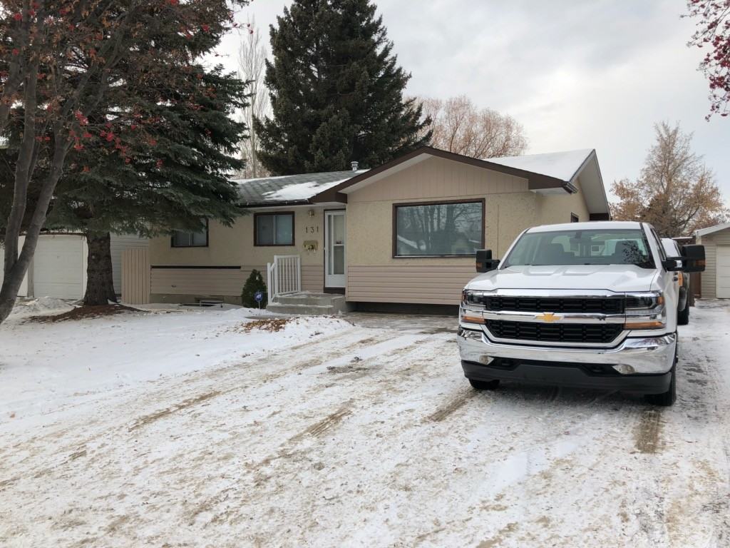 131 Deborah Cres - Photo 2 of 17