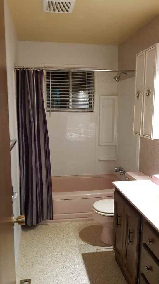 131 Deborah Cres - Photo 5 of 17