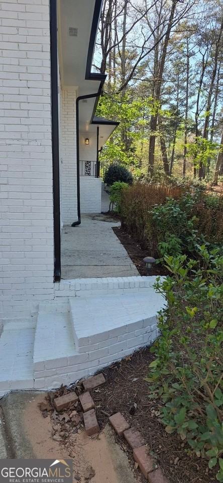 605 Dalrymple Rd - Photo 4 of 22