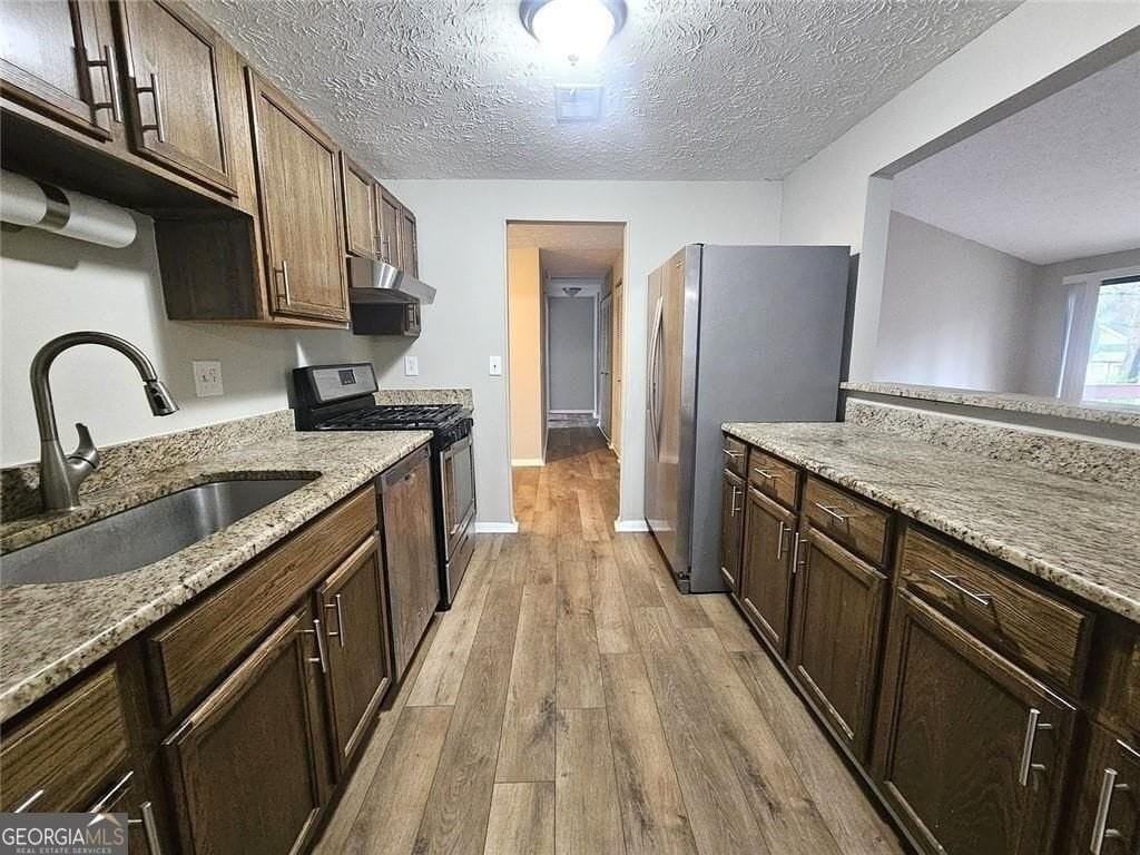 400 Sheringham Ct - Photo 3 of 12