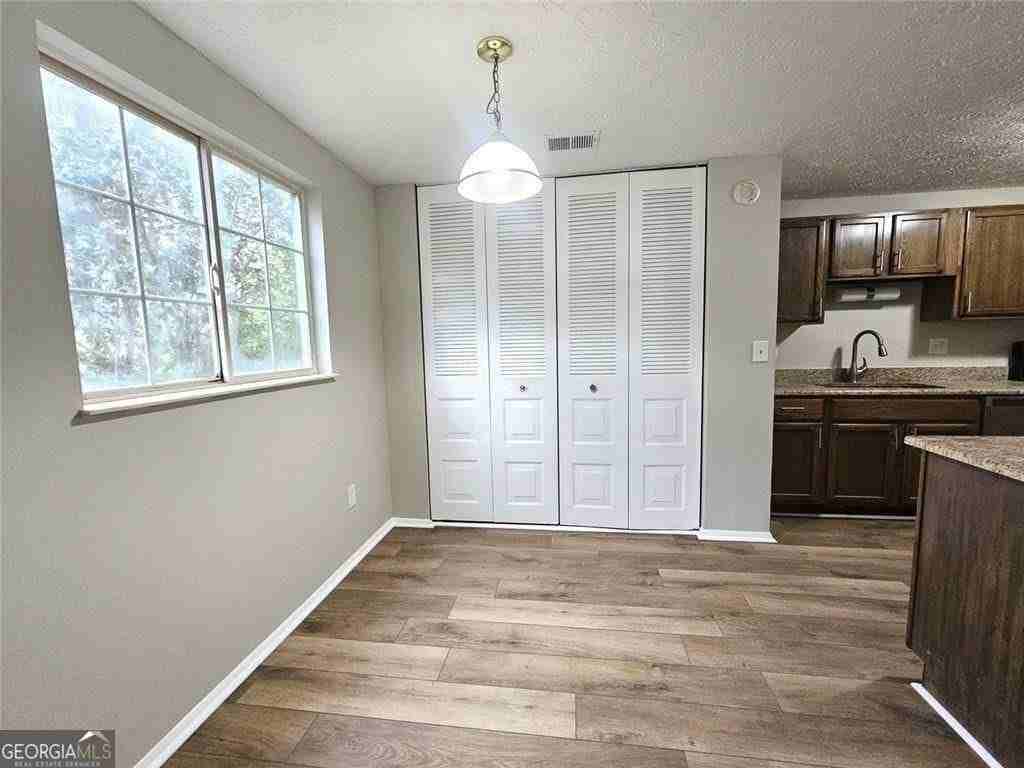 400 Sheringham Ct - Photo 4 of 12