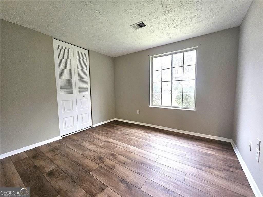 400 Sheringham Ct - Photo 7 of 12