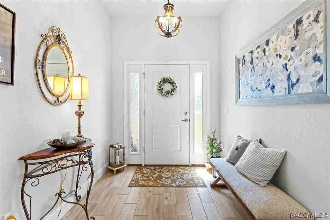 615 W Rexford Dr - Photo 3 of 17