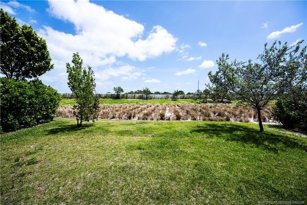 2730 Ne Breezeway Cir - Photo 4 of 36