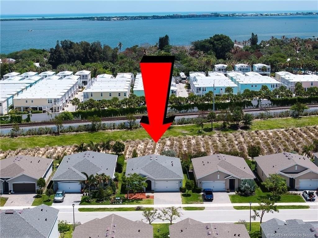 2730 Ne Breezeway Cir - Photo 6 of 36