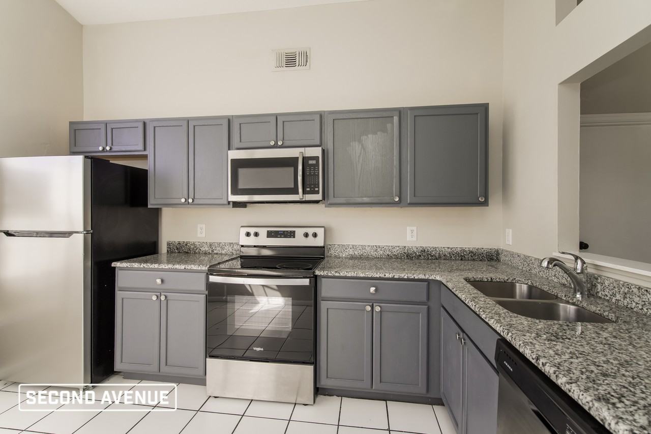 1914 Teaberry Ct - Photo 3 of 18