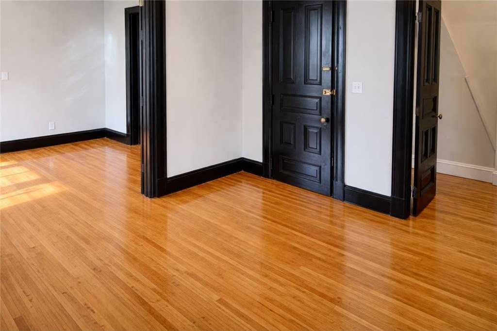 283 Front Ave - Photo 3 of 11