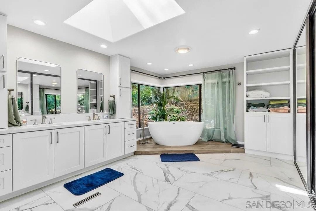 4588 Conrad Dr - Photo 2 of 32