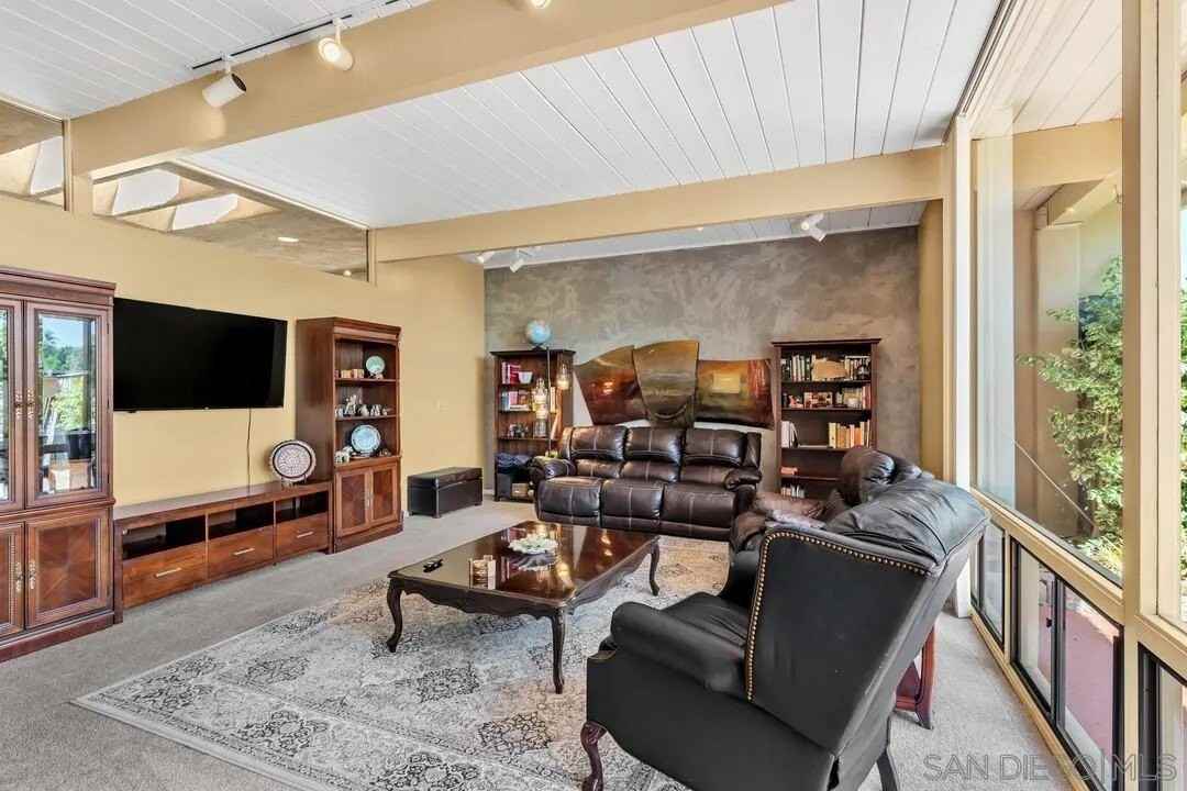 4588 Conrad Dr - Photo 5 of 32