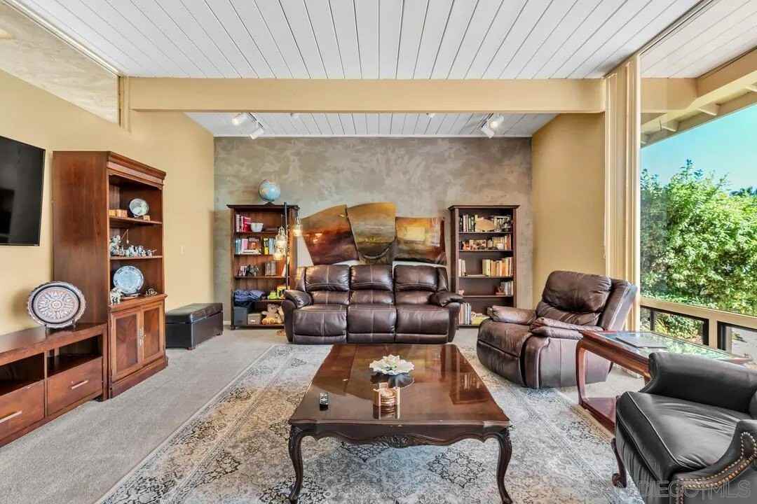 4588 Conrad Dr - Photo 6 of 32