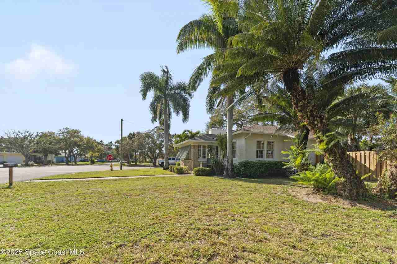 346 3rd Ave - Photo 6 of 47