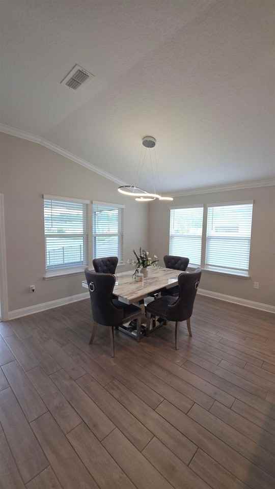 721 Navarez - Photo 7 of 34