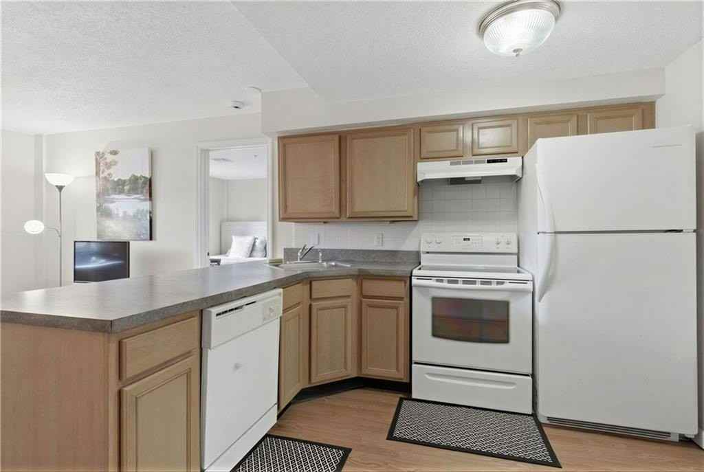31 Devereux St #207 - Photo 2 of 27