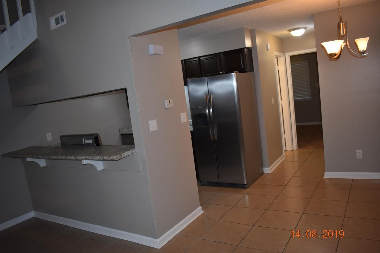 1802 Falconcrest St - Photo 4 of 17