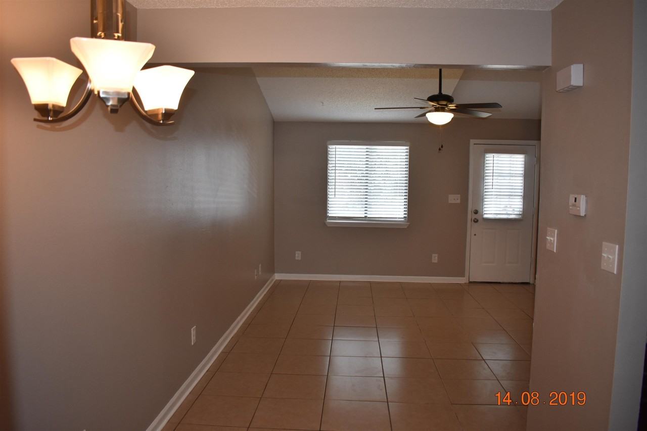 1802 Falconcrest St - Photo 5 of 17