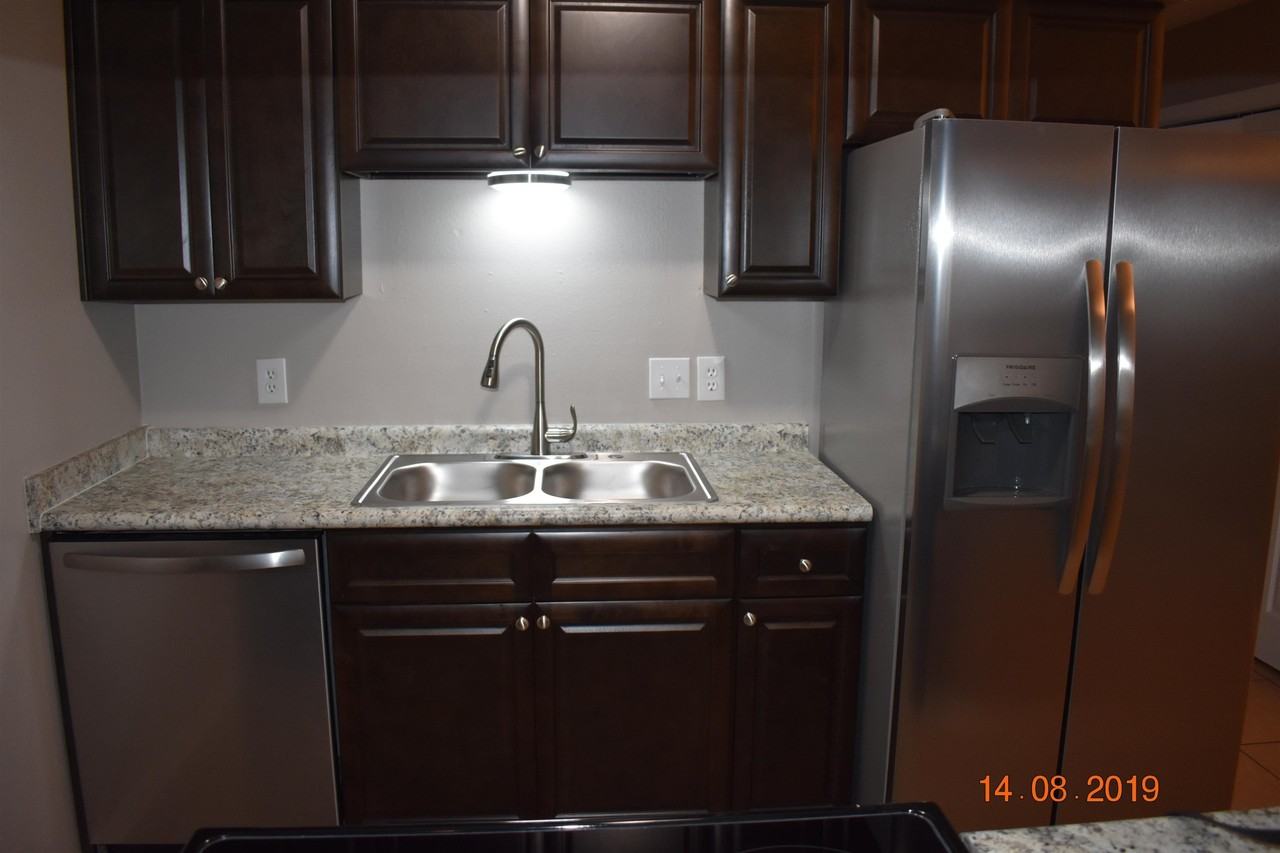 1802 Falconcrest St - Photo 6 of 17