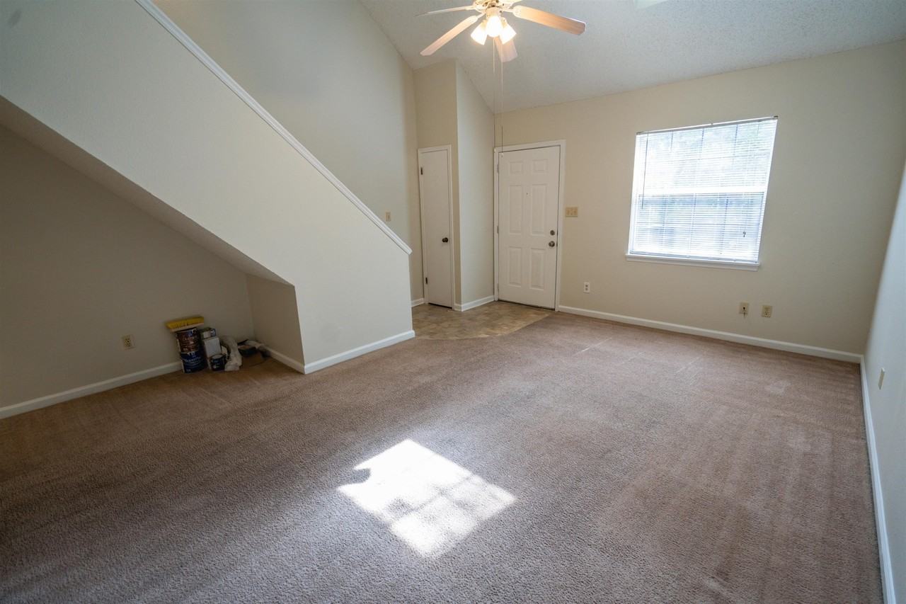 2333 Parrot Ln - Photo 6 of 29