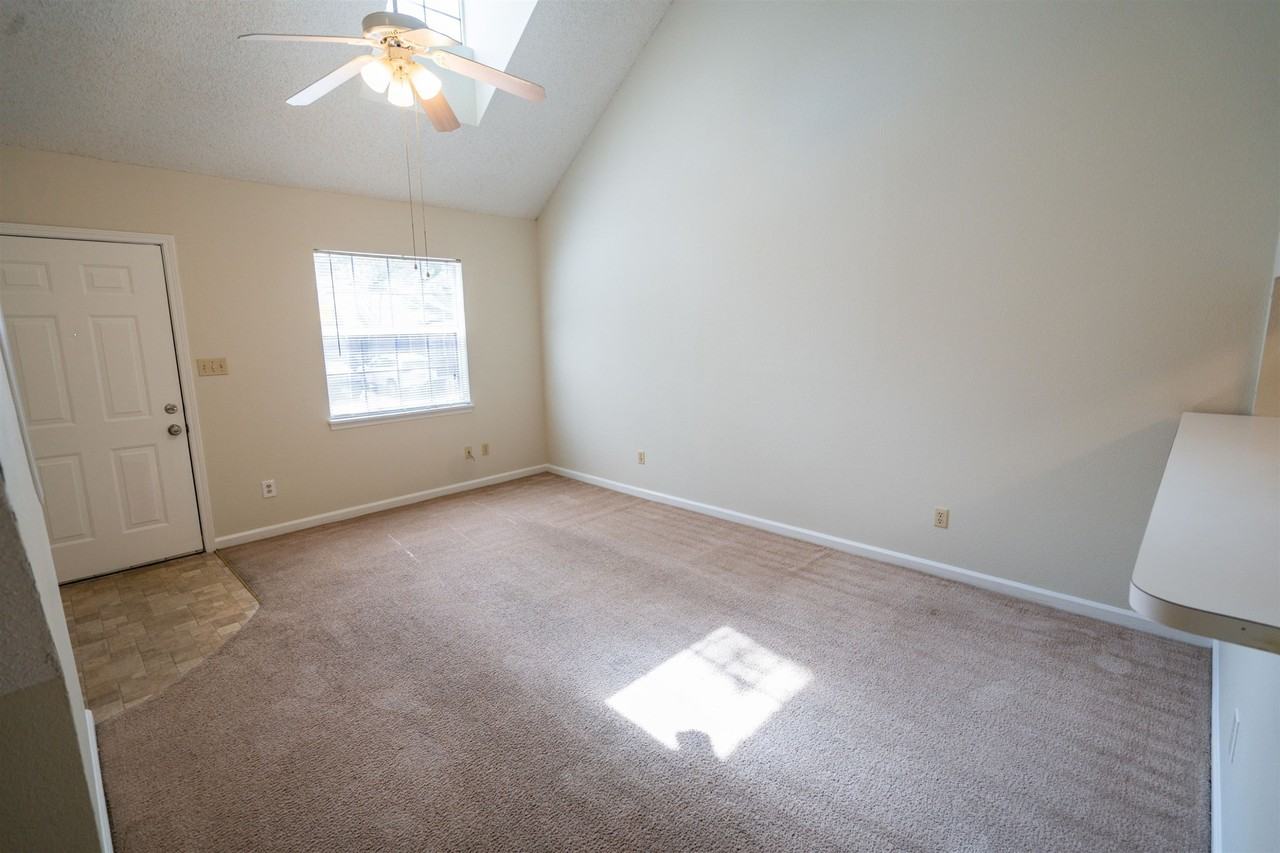2333 Parrot Ln - Photo 7 of 29